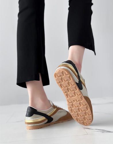 트렌디한 디자인에 최적의 착용감을 더한 스니커즈 HD-1057