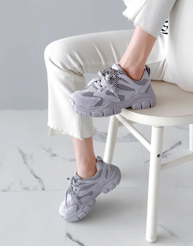 트렌디한 디자인에 최적의 착용감을 더한 스니커즈 HD-1057