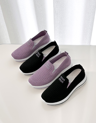 편안한 쿠션과 세련된 디자인의 데일리 운동화 HD-1056