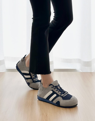 편안한 쿠션과 세련된 디자인의 데일리 운동화 HD-1056