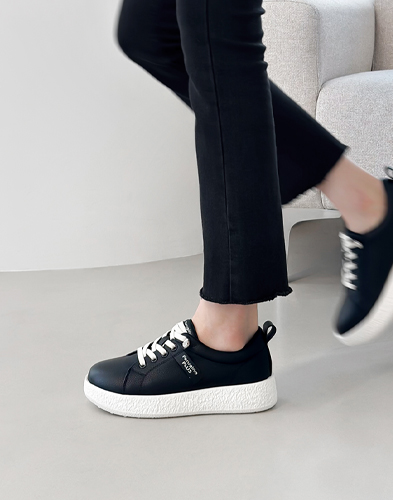 독특한 디자인과 우수한 기능성을 겸비한 슈즈 HD-1059