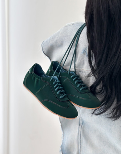 독특한 디자인과 우수한 기능성을 겸비한 슈즈 HD-1059