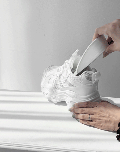 어디에나 매치하기 좋은 심플한 디자인의 캐주얼화 HD-1058