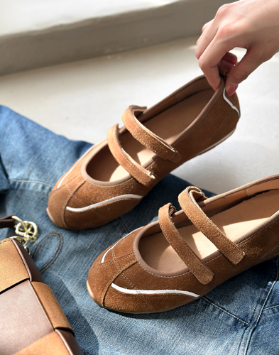 트렌드를 선도하는 디자인의 한정판 스니커즈 HD-1061