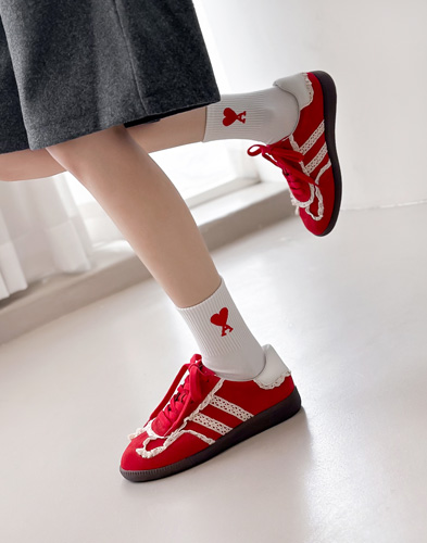 편안한 쿠션과 세련된 디자인의 데일리 운동화 HD-1056